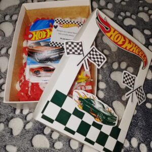 Hot Wheels Racer – Caja regalo temática con autos coleccionables